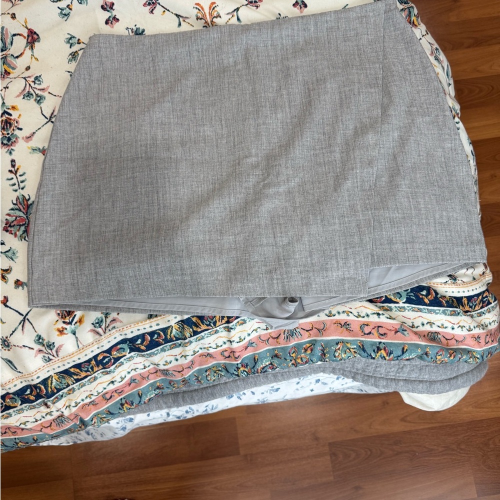 Abercrombie & Fitch Gray Pencil Mini Skort
